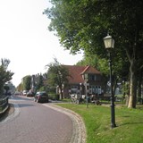 Een straat in Heukelum (Bron: Wikimedia, foto: 'Michiel1972')