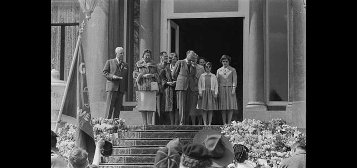 Koninginnedag 1960, de koninklijke familie (Bron: Nationaal Archief Den Haag Rijksfotoarchief collectie ANEFO)