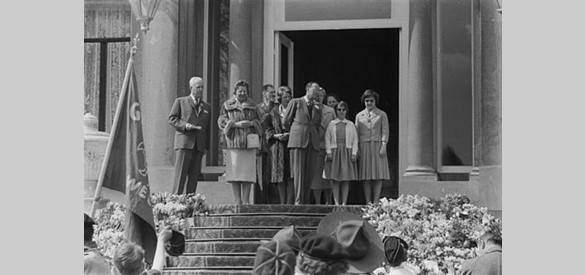 Koninginnedag 1960, de koninklijke familie (Bron: Nationaal Archief Den Haag Rijksfotoarchief collectie ANEFO)