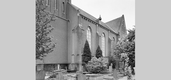 De Rooms-Katholieke kerk met begraafplaats in Puiflijk (Bron: RCE)