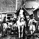 Sinterklaas en Zwarte Piet in een boerendorp