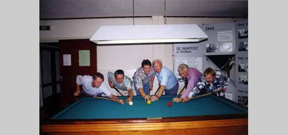 Biljartclub De Grenspost 1995 met derde van rechts Jan Jongendijk