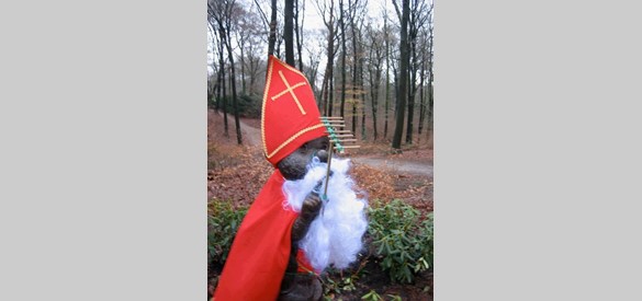 Paulus verkleed als Sinterklaas