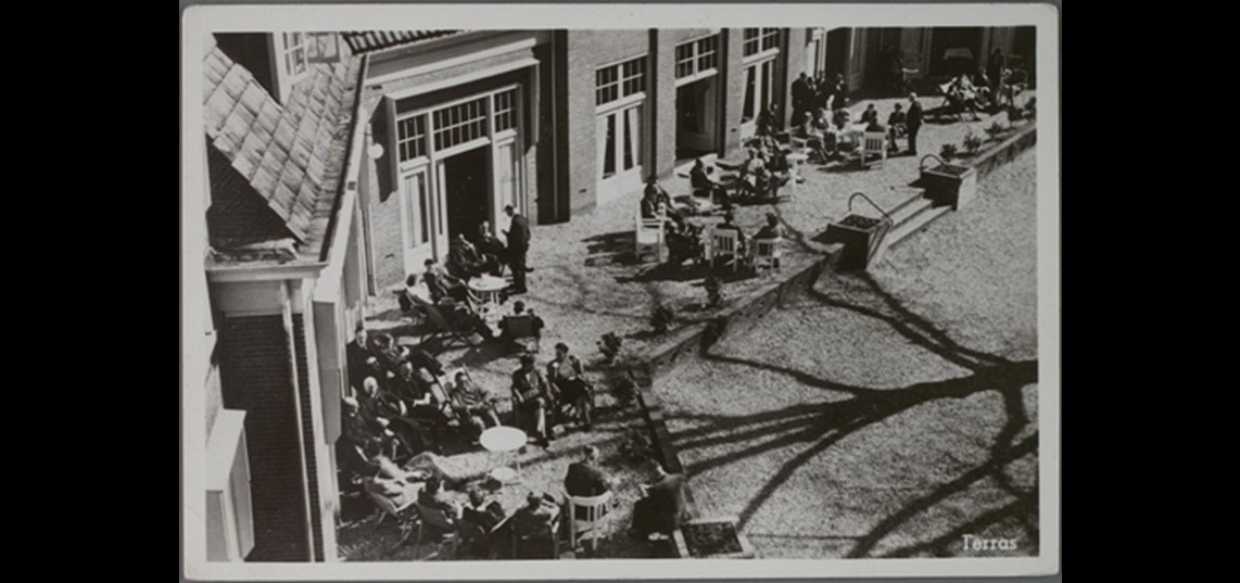 Badhuis Laag-Soeren in de eerste oorlogsjaren, voordat de Duitsers het pand vorderden (Bron: Gelderland in beeld)