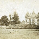 Het huis op Hof te Dieren in 1850, gemaakt tijdens de verbouwing van het huis. Op de voorgrond is een gedeelte van de parkaanleg van J.D. Zocher jr. te zien (Bron: Twickel archief, Delden)