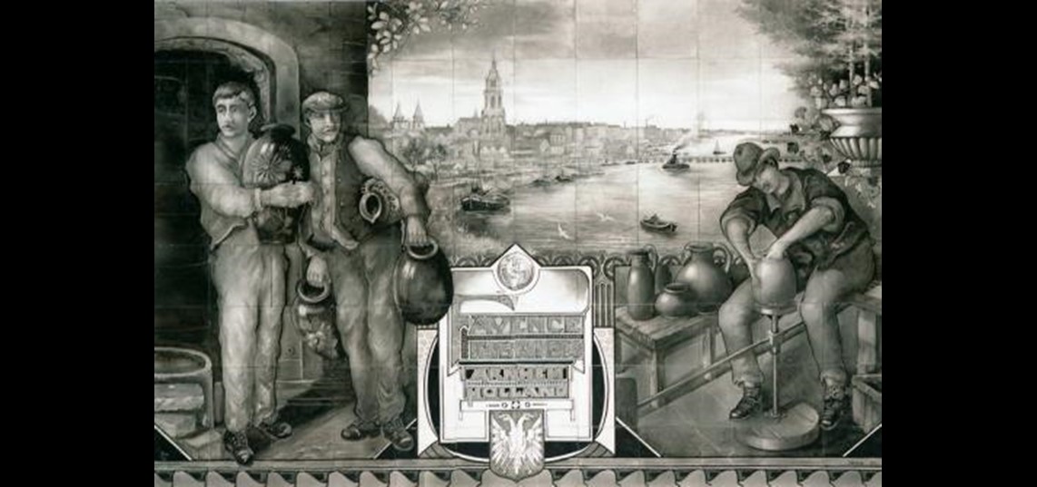 Jubileumtableau bij het 25-jarig bestaan van de Arnhemsche Fayencefabriek (Bron: CollectieGelderland, Museum Arnhem)