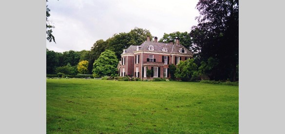 Het park rondom het huis (Bron: Peter van der Wielen)