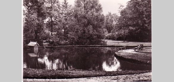 Bij de vijver van het Sweerts de Landaspark heeft tot 1810 het kasteel Quickborn gestaan, waar de familie Domseler generaties lang heeft gewoond.