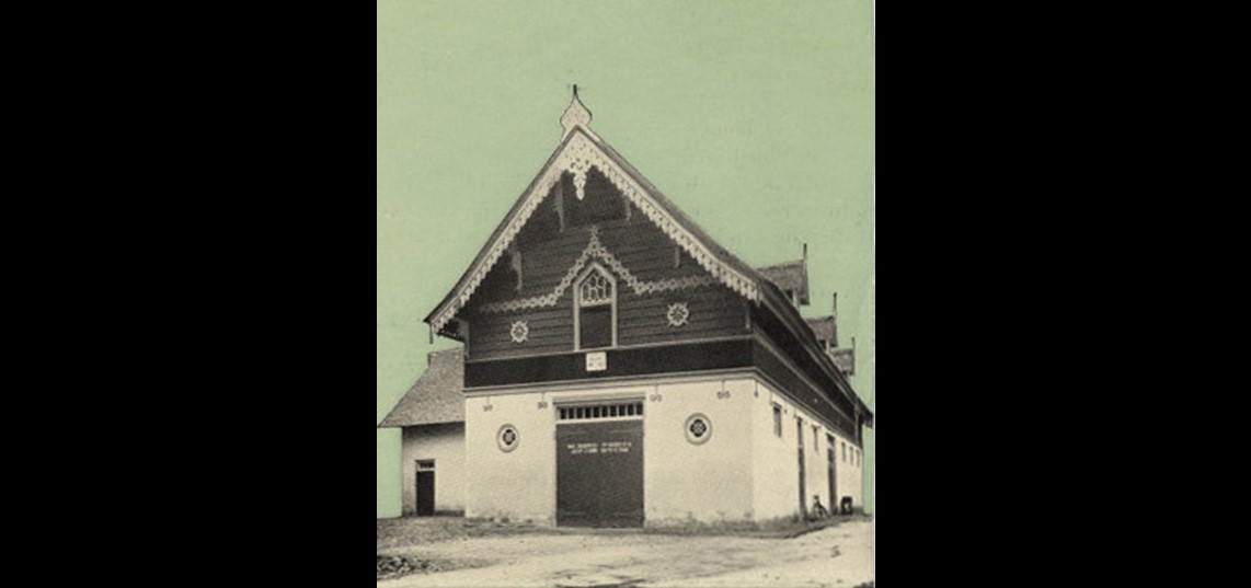 Beekhuizen Garage in voormalig koetshuis chaletstijl 1935. Bron: Collectie Oudheidkundige Kring Rheden Rozendaal,  Walter de Wit