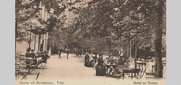 Groete uit Beekhuizen Hotel en Terras 1902. Bron: Collectie Oudheidkundige Kring Rheden Rozendaal,  Walter de Wit