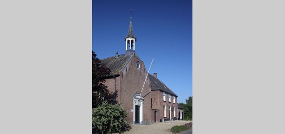 Het Nederlands Hervormde kerkje. Fotografie Hans Barten